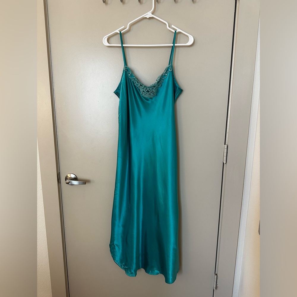 California Dynasty vintage green satin lace V-neck midi slip nightgown